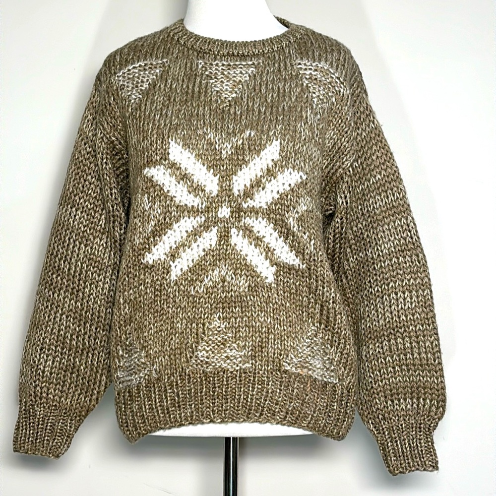 Cristina’s Women’s Tan & White Snowflake Long Sleeve Knit Sweater Size Medium